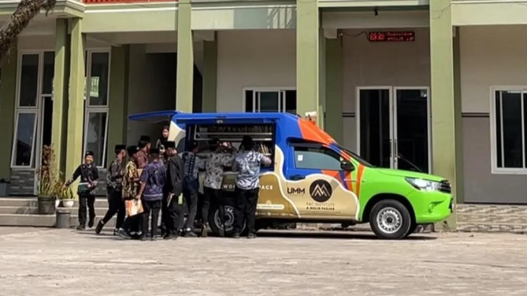 Mendarat di Jabung, Mobil Terbang RBC Kenalkan Literasi dan Kesetaraan Gender