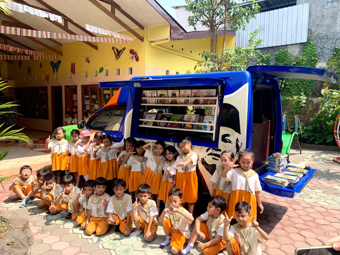 Merawat Masa Depan Peradaban, RBC A. Malik Fadjar Institute Tanamkan Kesadaran Literasi Dini Lewat "Mobil Terbang"